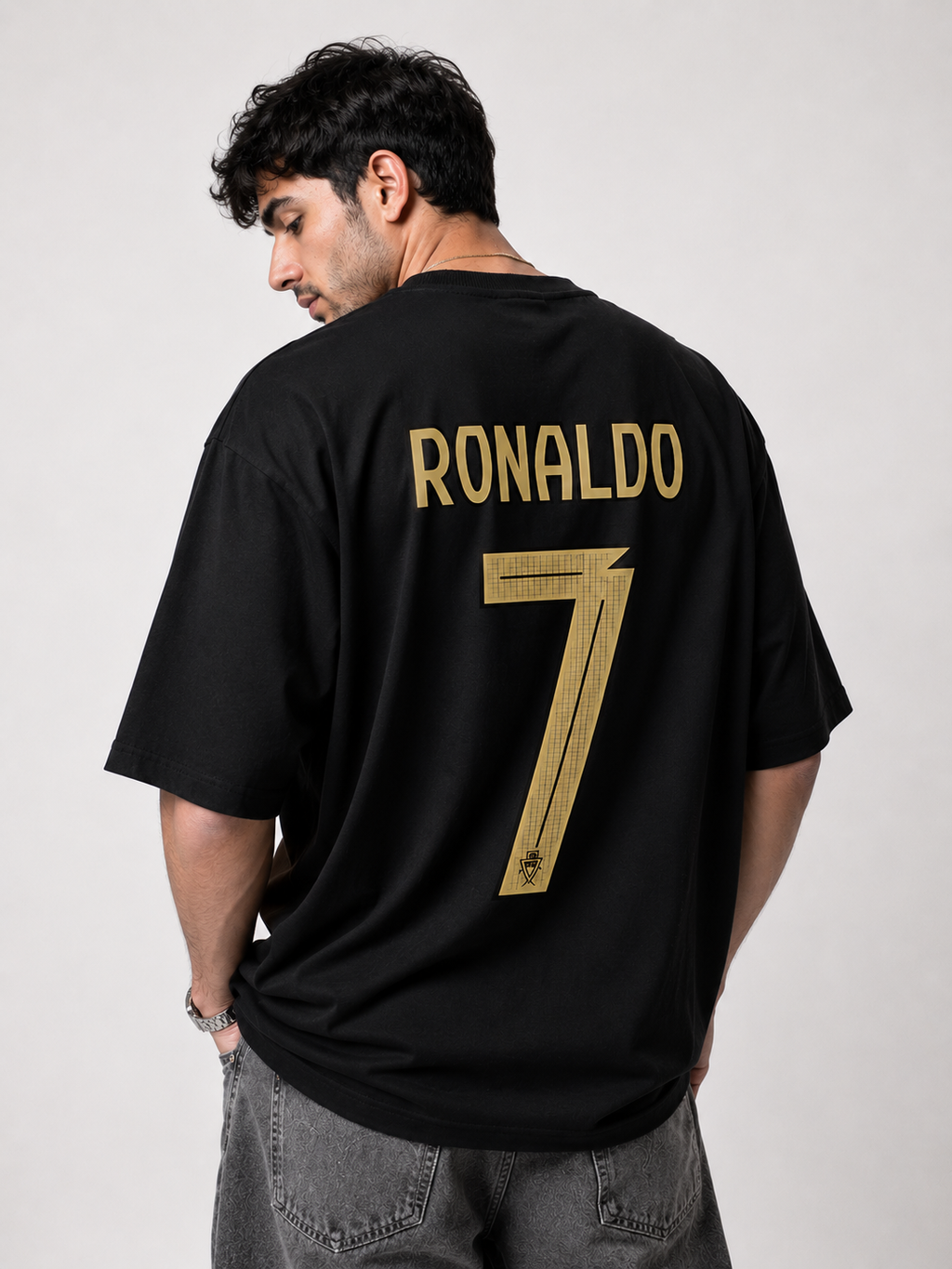 Ronaldo Legacy No. 7 Oversized T-Shirt – Black Gold Edition