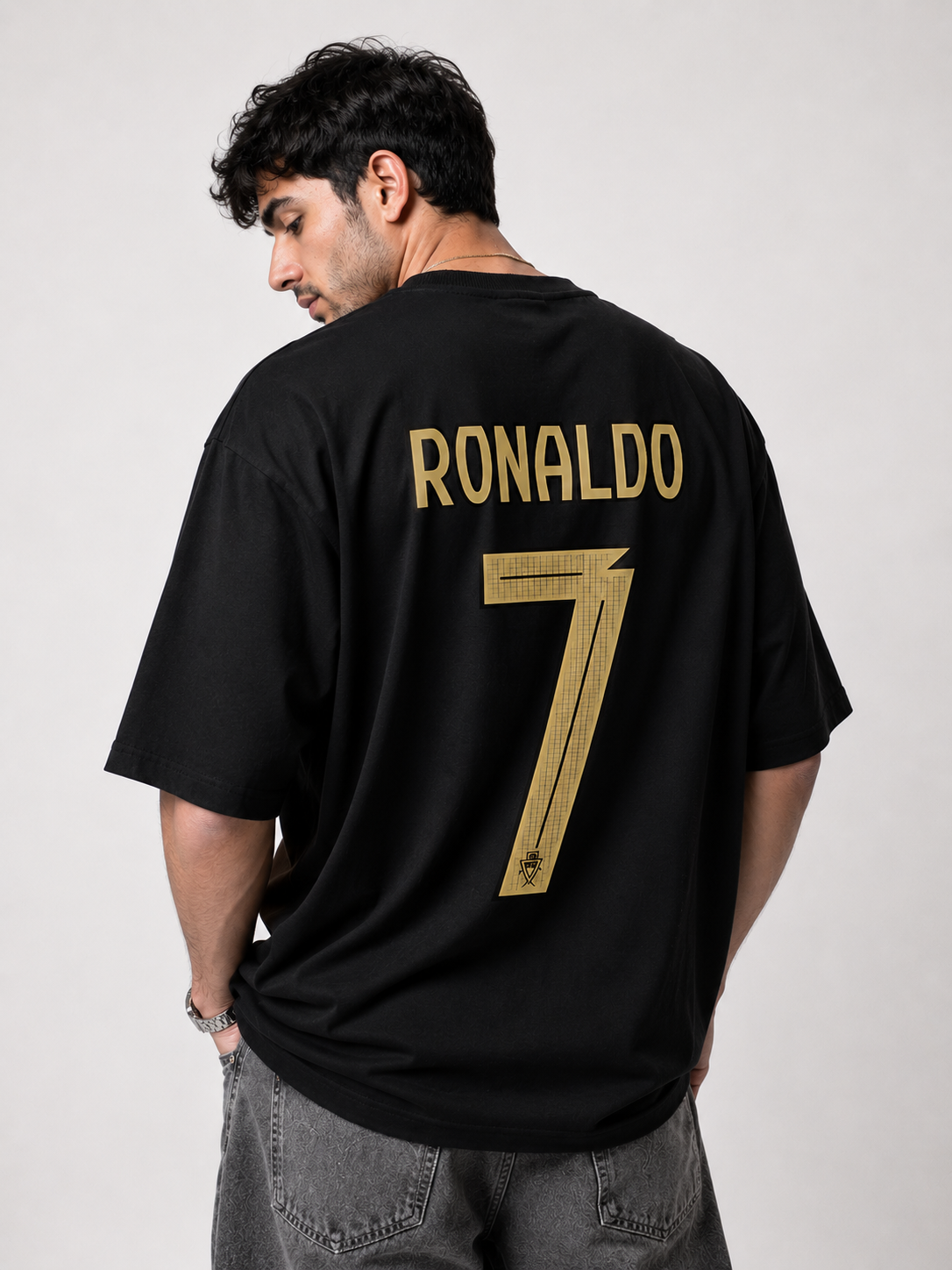 Ronaldo Legacy No. 7 Oversized T-Shirt – Black Gold Edition